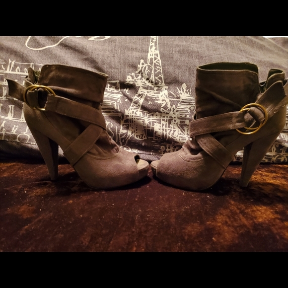 Ankle booties/heels - Picture 3 of 7